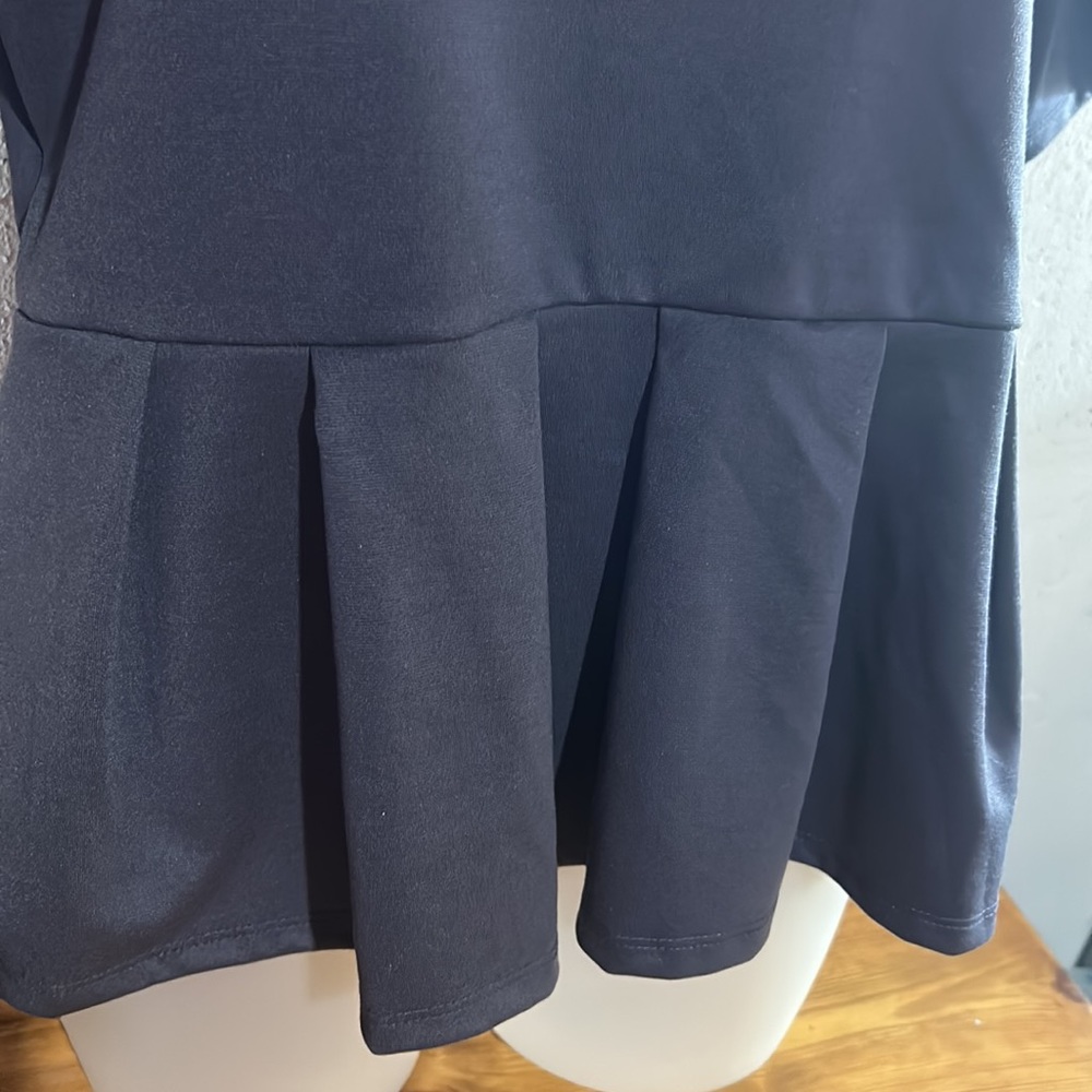 Ladies top - Picture 5 of 5